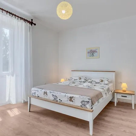 With Parking Spaces - 18996 Apartament