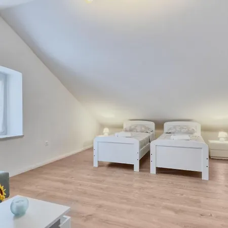 Apartment With A Parking Space - 18996 Kraljevica